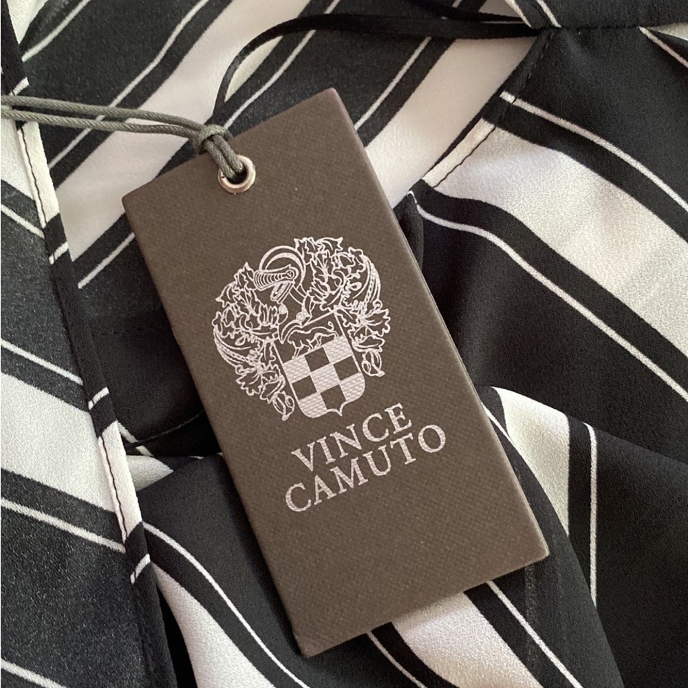 NWT Vince Camuto black& white striped Dolman flutter sleeve blouse sz small - Picture 4 of 6